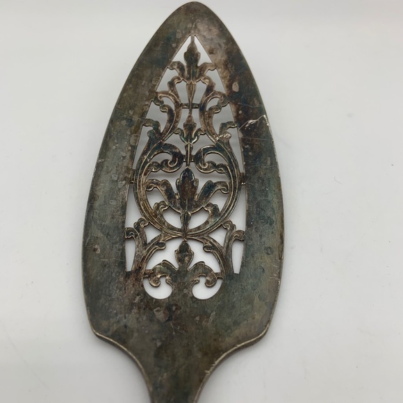 Vintage Community Plate Silver Plated Floral 11" Server - Picture 3 of 10